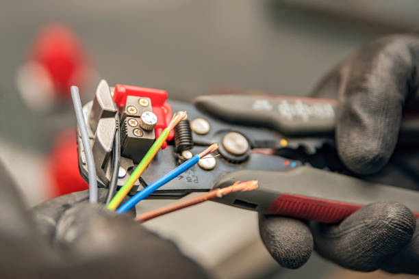 Best Electrical Troubleshooting Services  in Middleburg Heights, OH