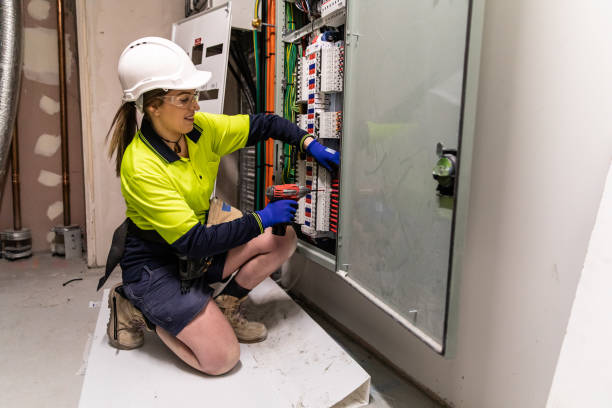 Best Licensed Electrician  in Middleburg Heights, OH